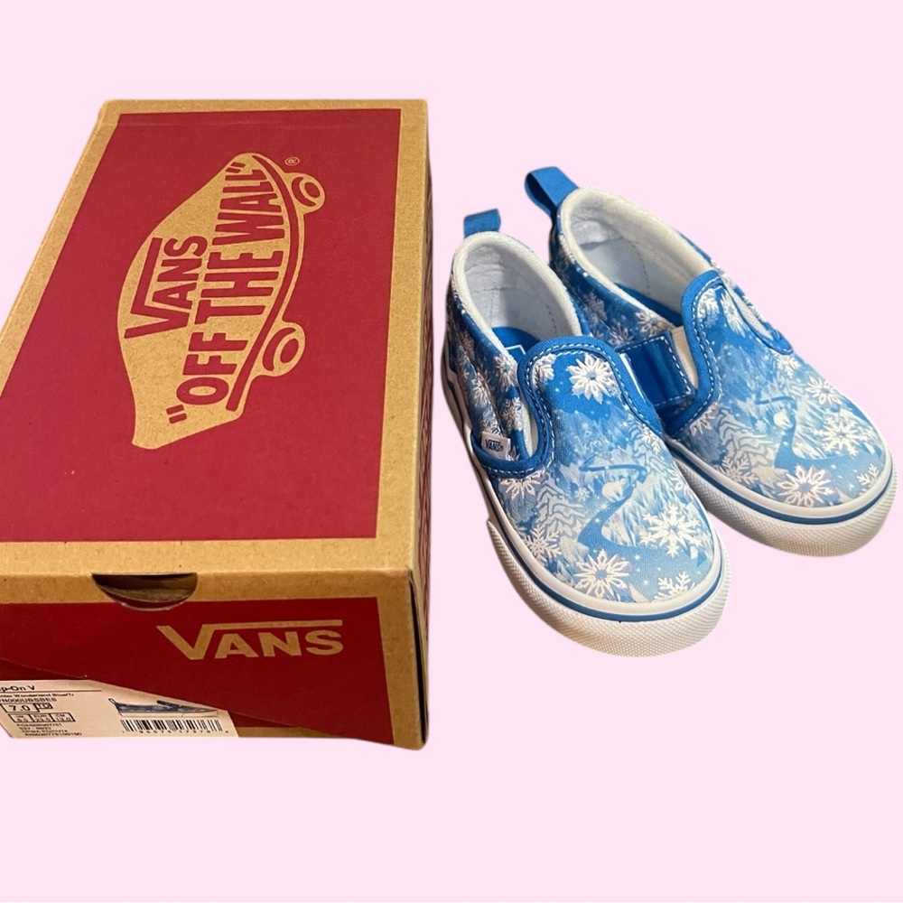 ❄️ Vans Blue and White Snowdflake Slip On Shoes ❄️